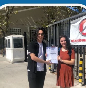 Estudiantes de ArgenStudy con su trámite completo
